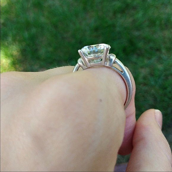 925 Large Silver Faux Diamond Engagement Ring Sz 8 - Picture 8 of 8